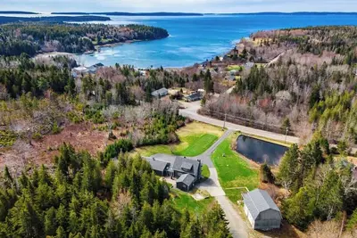 Image de Bay Breeze, charming near lighthouse!