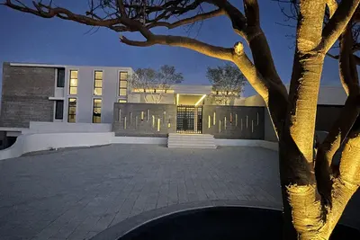 Image de Beautiful Modern Brand New 5 Bedroom House on Private Beach