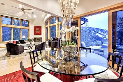 Image de Aspen Luxury Winter Ski Retreat, Elegance, Views and Location…Minutes to Ajax!