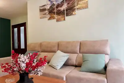 Image de Junto a la playa, en ajo con piscina y 2 dormitorios