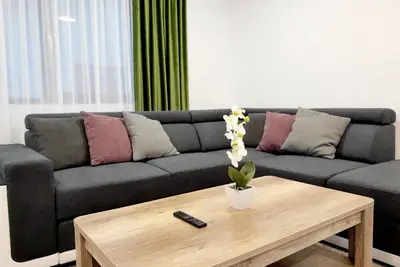 Image de Vila cu 3 dormitoare, living, bucatarie, foisor si gratar in apropiere de Brasov