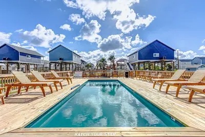 Image de Life's a Beach -Community Pool - 2 bedroom + loft, 2 bath home sleeps 8.