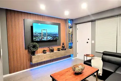 Image de Stylish Modern & Unique Property: A Chic Haven for Discerning Guests