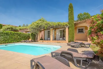 Image de Belle maison à Callian avec WiFi