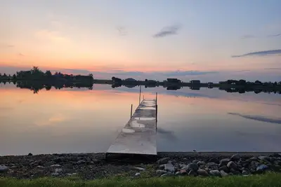 Image de Beautiful 2 story lake front house on Mina Lake\n\n\n