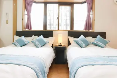 Image de Maison Tsuha 401 Spacious 56 Near Kokusai Street Accommodates up to 12 people / Naha Okinawa