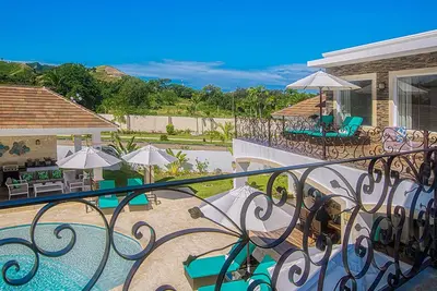 Image de The Crown Villas offer Mediterranean-style, ultra-luxury features beyond compare