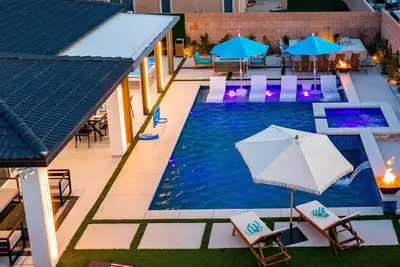 Image de Royal Desert Experience *saltwater pool/spa*putting green*bbq*fire pits*