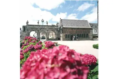 Image de Gîte Milin, niché au cœur d'un parc arboré