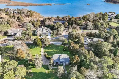 Image de Spacious Home with Sprawling Yard!