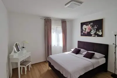 Apartment Jakne