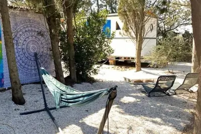 Image de Promo Juillet Roulotte au calme d'un parc arboré avec piscine proche des plages