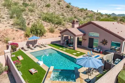 Image de Serenity on the Hill! Luxury Single story home! Air Hcky, Gas Firep, Htd Pool/Spa!