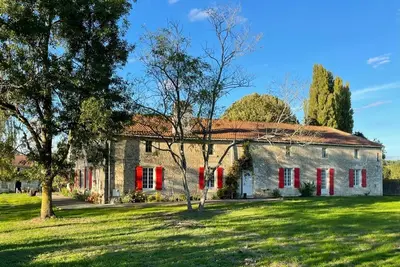Image de Historic farm new large private pool and separate gite