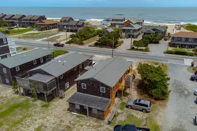 Image de Semi-oceanfront  cottage delight!