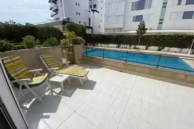 Image de Ground floor by the sea with large terrace and pool