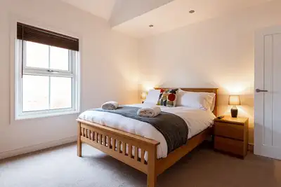 Image de 2 Bedroom House with Parking. Close to River walks