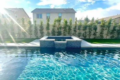 Image de Desert Azure - Horse Show, Karaoke, Air Hockey