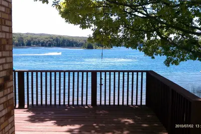 Off the beaten path! 4 bedroom lakefront home