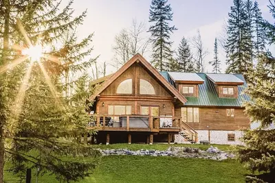 Image de The Lazy Elk - Spacious mountain view Lodge with hot tub