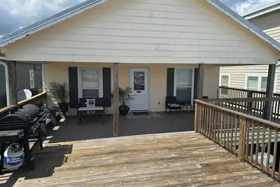 Image de Beautiful Waterfront 3Bdr/2 Bath in Venice Marina\n Remodled\nNO Boat Slip Or Ice