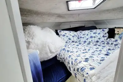 Image de 2bed/2bath Luxury Yacht Dt Vancouver