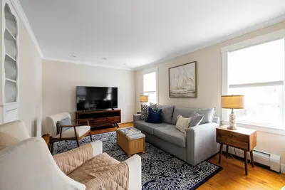 Image de Cozy home near Dock Square, beaches, galleries & dining. Ideal for groups