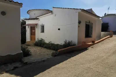 Image de Schönes ruhiges Ferienhaus mit Garten