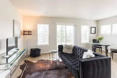 Image de Quiet, convenient Commencement Bay & city views!