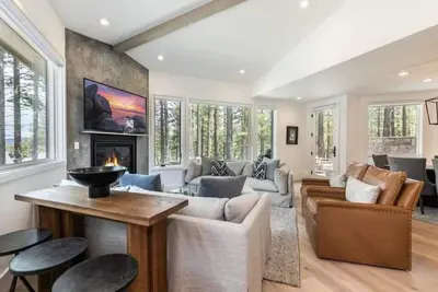 Image de Chalet on Shady Lane at Schaffer's Mill, 4bdrm, Club Amenities, Ski & Golf!