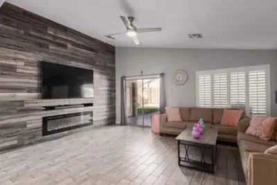 Sunset State 4br Modern Home