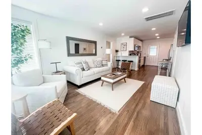 Image de Beautiful 2br Condo in Homewood next to Soho