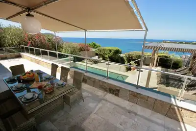 Image de Villa Caseddu vue mer avec piscine et jardin privatif\ntout confort