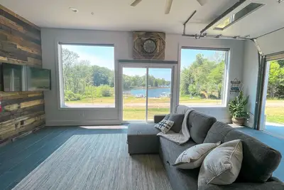 Image de Lake Front Cottage