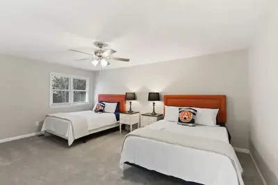 Image de Auburn close to downtown/campus