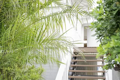 Image de Queenslander home, ocean views, large deck.