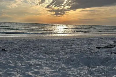 Image de New! Haven House! Only 10 Minutes from the most beautiful beaches