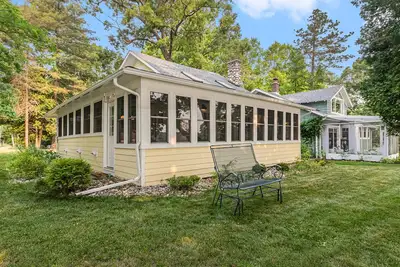 Image de Waterloo Cottage - Beautiful Lakefront Cottage at Clear Lake Near Chelsea, Mi.