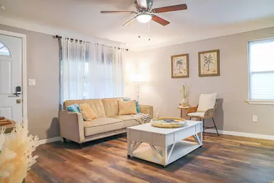 Image de Casa Palma Cottage- 10 Minutes to beach and Downtown St. Pete