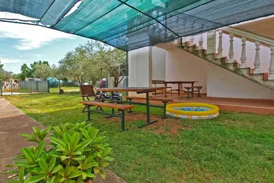 Image de Appartement de deux chambres avec le balcon Peroj, Fazana (A-20731-c)