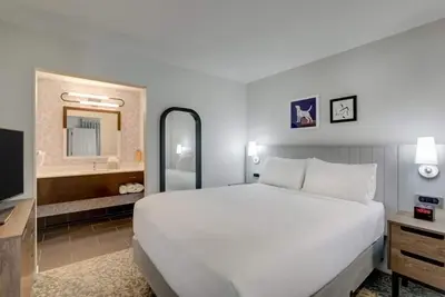 Image de Pet Friendly Queen Suite, Pool and Gym Access! Near Shoreline Amphitheatre