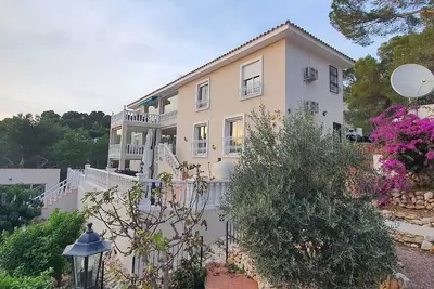 Image de Villa 210 M2, enchantement garanti, domaine de 9000 m2, 5min mer et golf