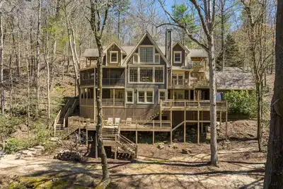 Image de Beautiful home right on the Cartecay River