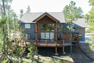 Image de 3900 Sq. Ft. Custom Lodge Game Room Walking Distance to Clubhouse w/ 2 Pools