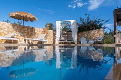 Image de Luxurious Greek Villa with pool and facilities