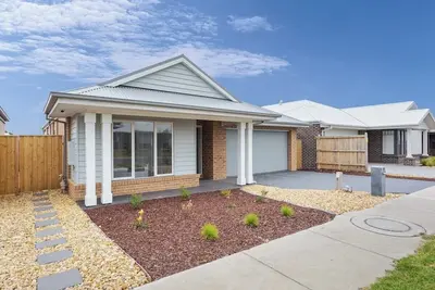 Image de Lux 4br 2ba Modern Fam Home