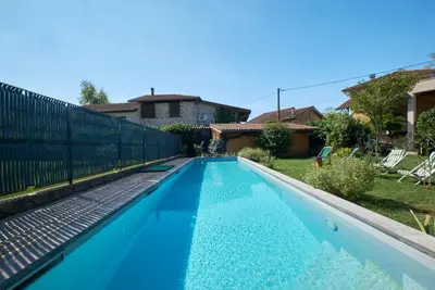 Image de Maison de vacances \"Chez Nous\" avec vue montagne, piscine privée et Wi-Fi