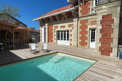 Image de Villa Turquoise à 5 min à pied de la plage et du marché. 14 personnes. Piscine