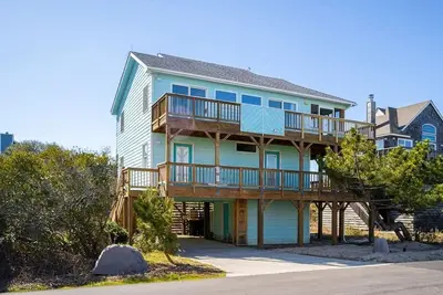 Image de 1-Min walk to Beach! Ocean Views, Hot Tub