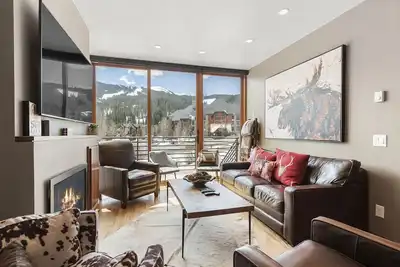 Image de Modern 3br Townhome, 100 Yards to the American Flyer Chair!